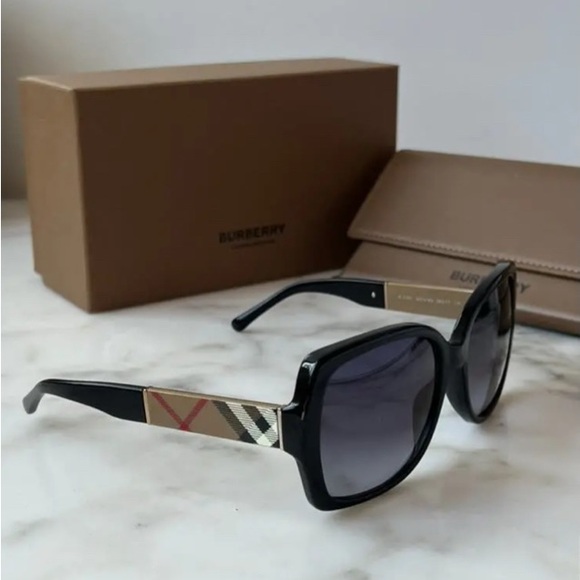 Brand New Burberry Sunglasses - Picture 1 of 2